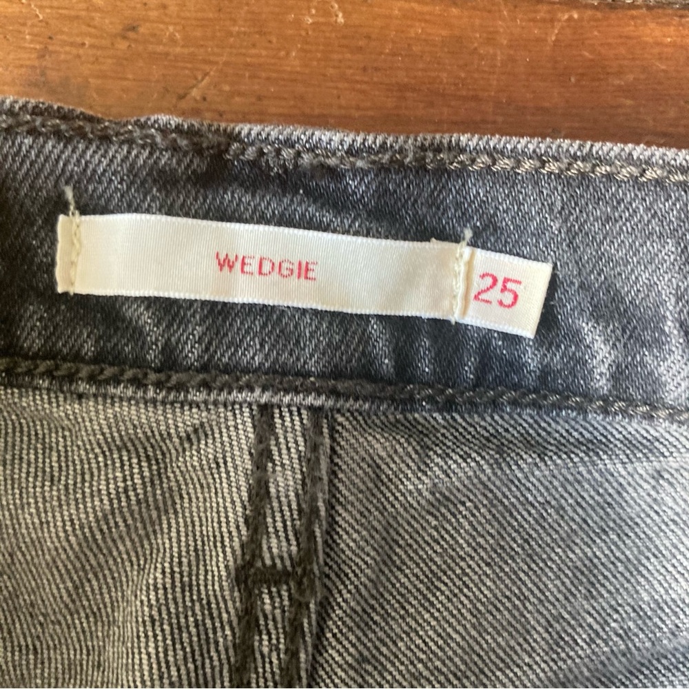 Levi’s Wedgie 25 - Picture 3 of 10